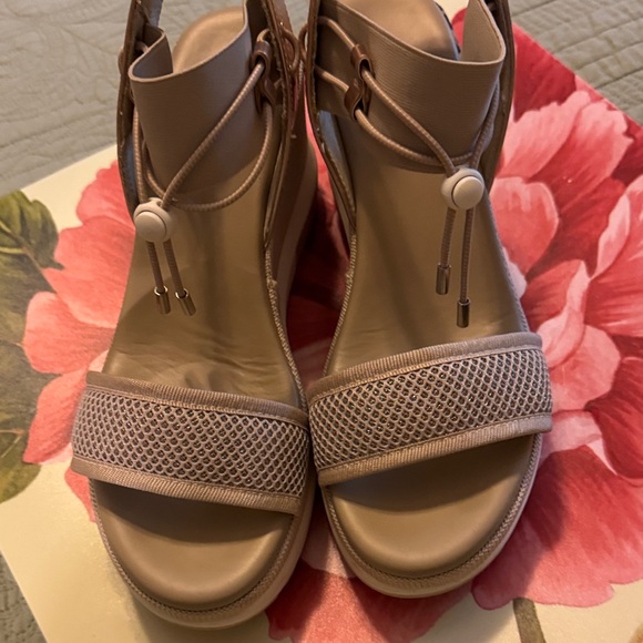 Nero Giardini Women's Beige Sandals - Picture 6 of 9